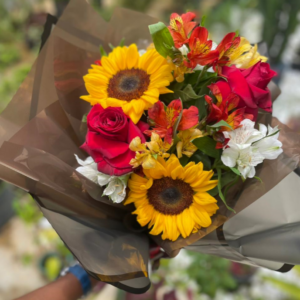 Buquê de Rosas com Girassóis